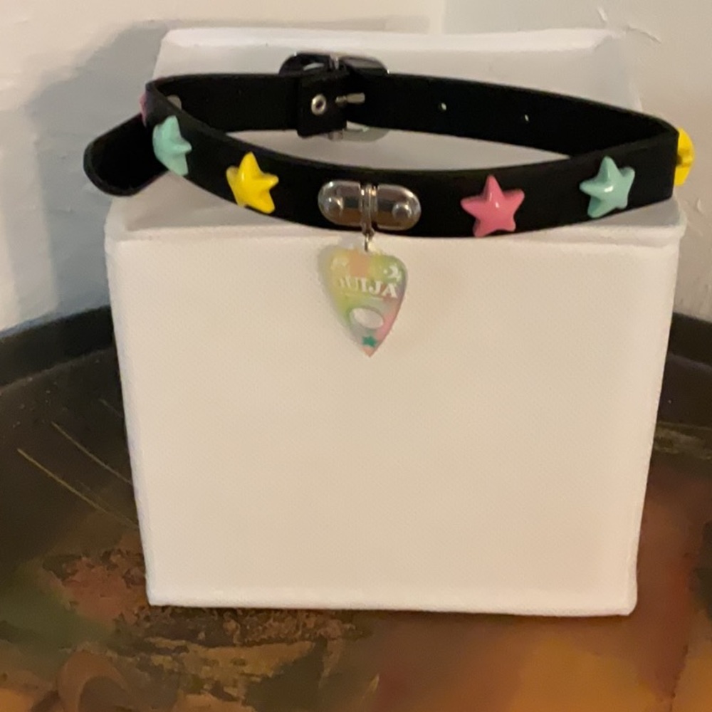 Sale! Hot Topic Ouija Planchette Pastel Candy Stars Choker Necklace, Black/Multi